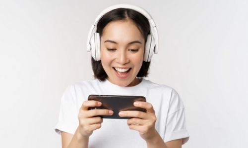 Tips Menghemat Baterai Smartphone saat Bermain Game Mobile